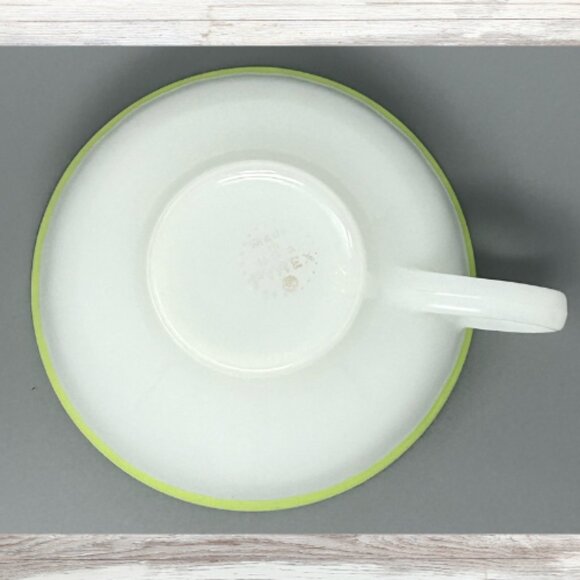 Vintage 1950's Pyrex Tea Cups Set of 4 - Picture 5 of 6